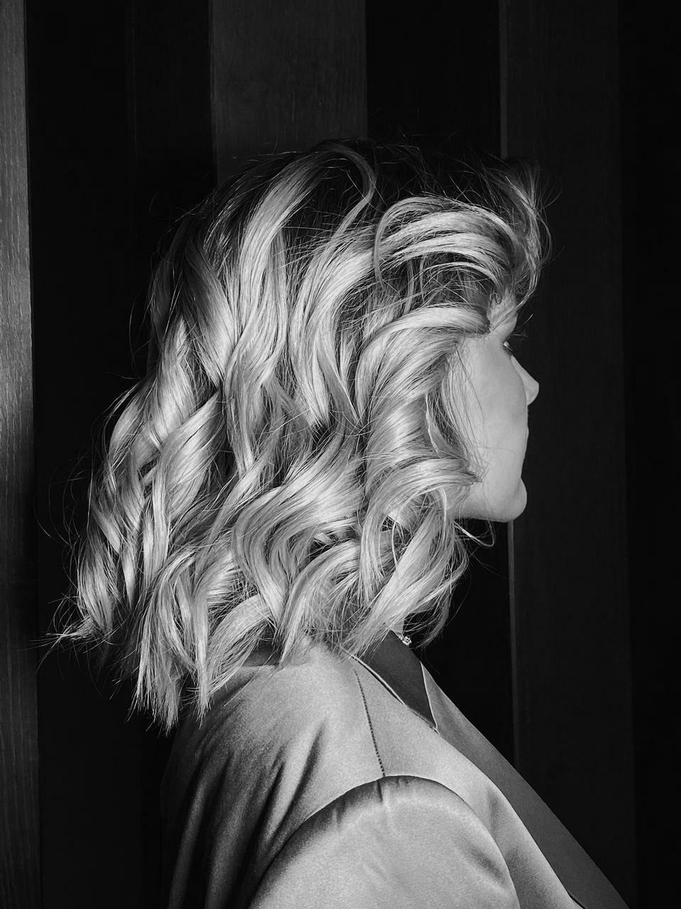 <span style="font-weight: bold;">Услуги стилистов по волосам </span>